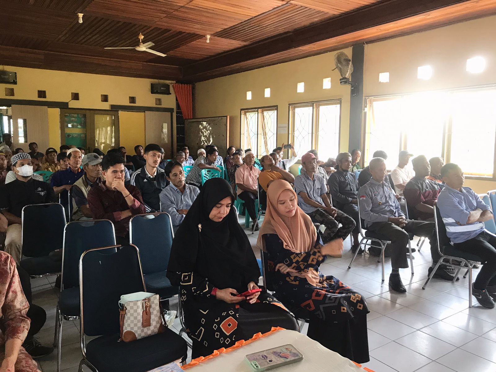 95 Peserta Ikuti Pelatihan Tim Kerja Pemetaan Partisipatif Tapal Desa Di Kantor Camat Masamba